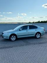 Skoda Octavia 1.8 TSI DSG Elegance 160 PS TOP Zustand! - Skoda Octavia mit Benzin-Antrieb: Limousine, 1.8