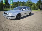 Skoda Octavia 1.8 Turbo Laurin & Klement Combi Lau... - Skoda Octavia: Turbo
