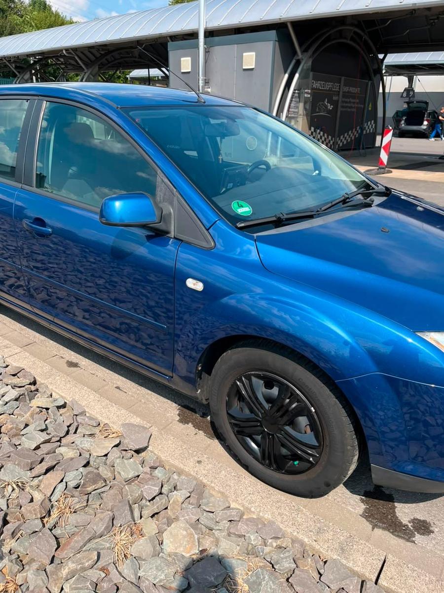 Ford Focus 2007 — engine 116 HP (85kW)