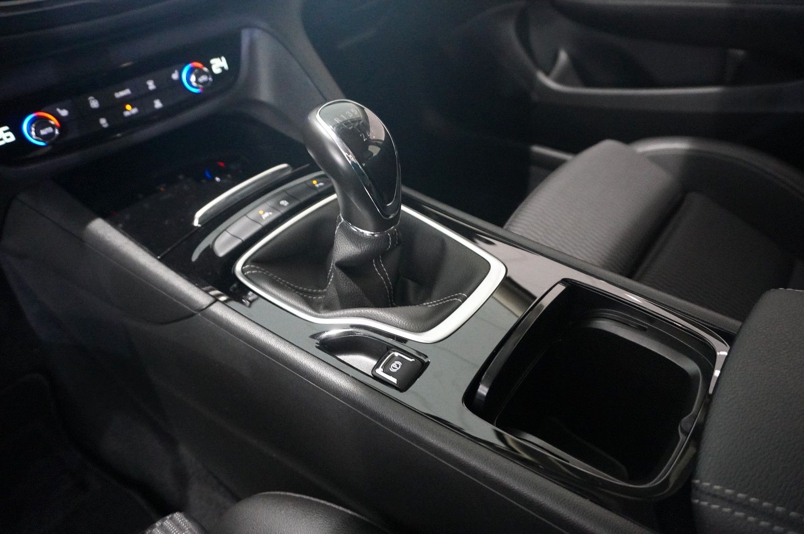 Fahrzeugabbildung Opel Insignia B GS 2.0D ELEGANCE NAVI/LED/KAMERA/DAB+