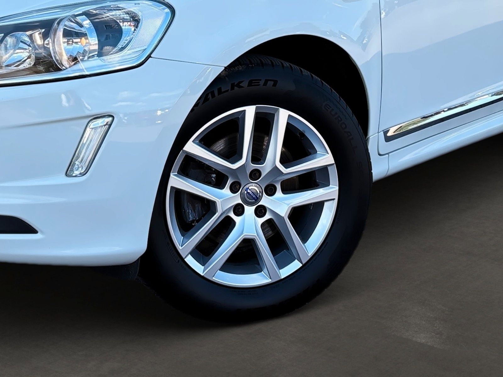 Fahrzeugabbildung Volvo XC60 Summum 2WD