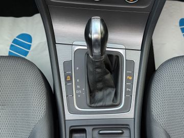 Volkswagen Golf VII Lim. 1.6 TDI DSG*PANO*XENON*PARKPILOT