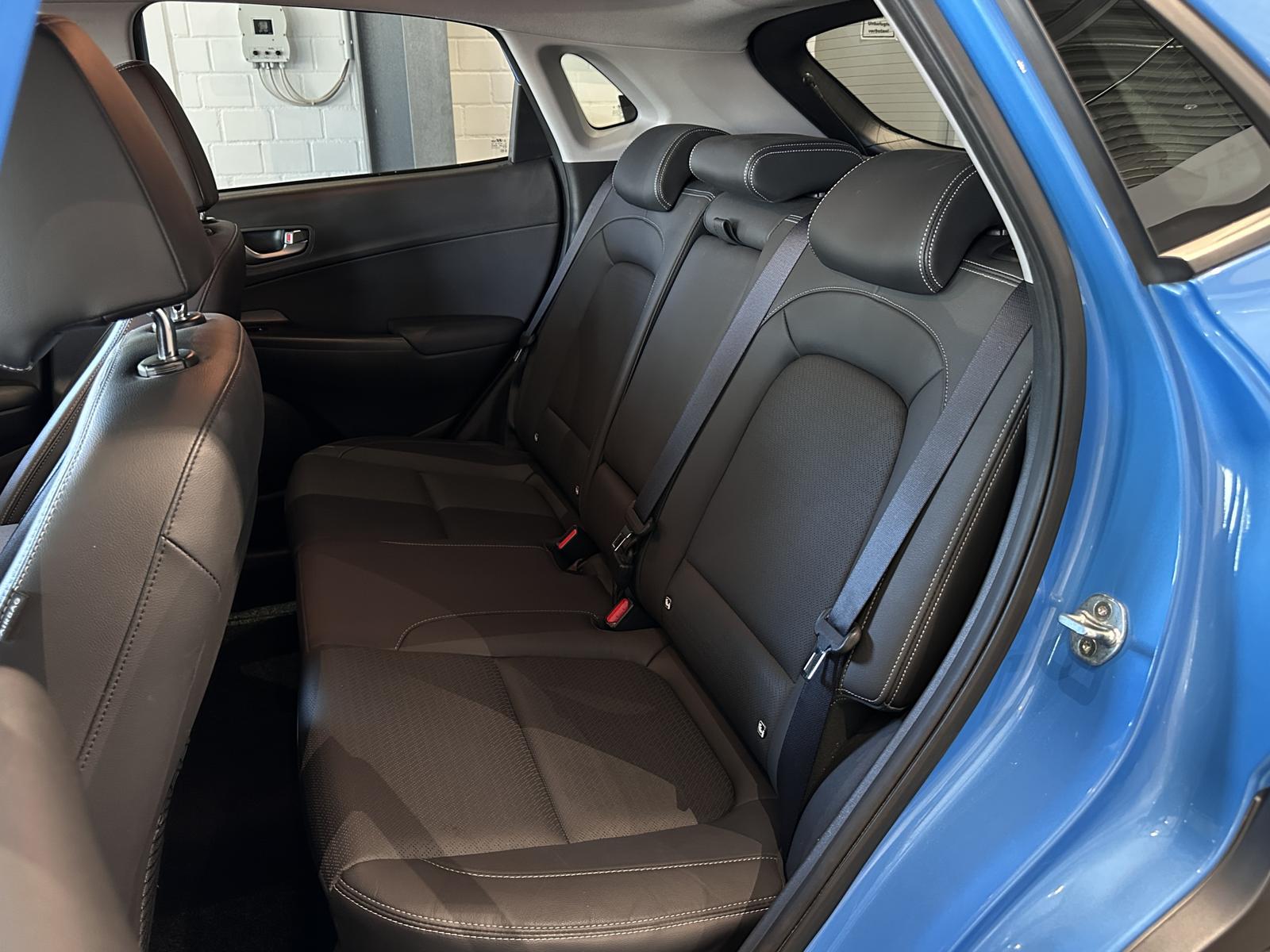 Hyundai Kona Premium 4WD *LEDER, AUTOMATIK, AHK, RFK*