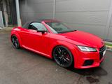 Audi TT Coupe 2.0 TFSI - mit Benzin-Antrieb: Rot, Vollleder, Cabrio