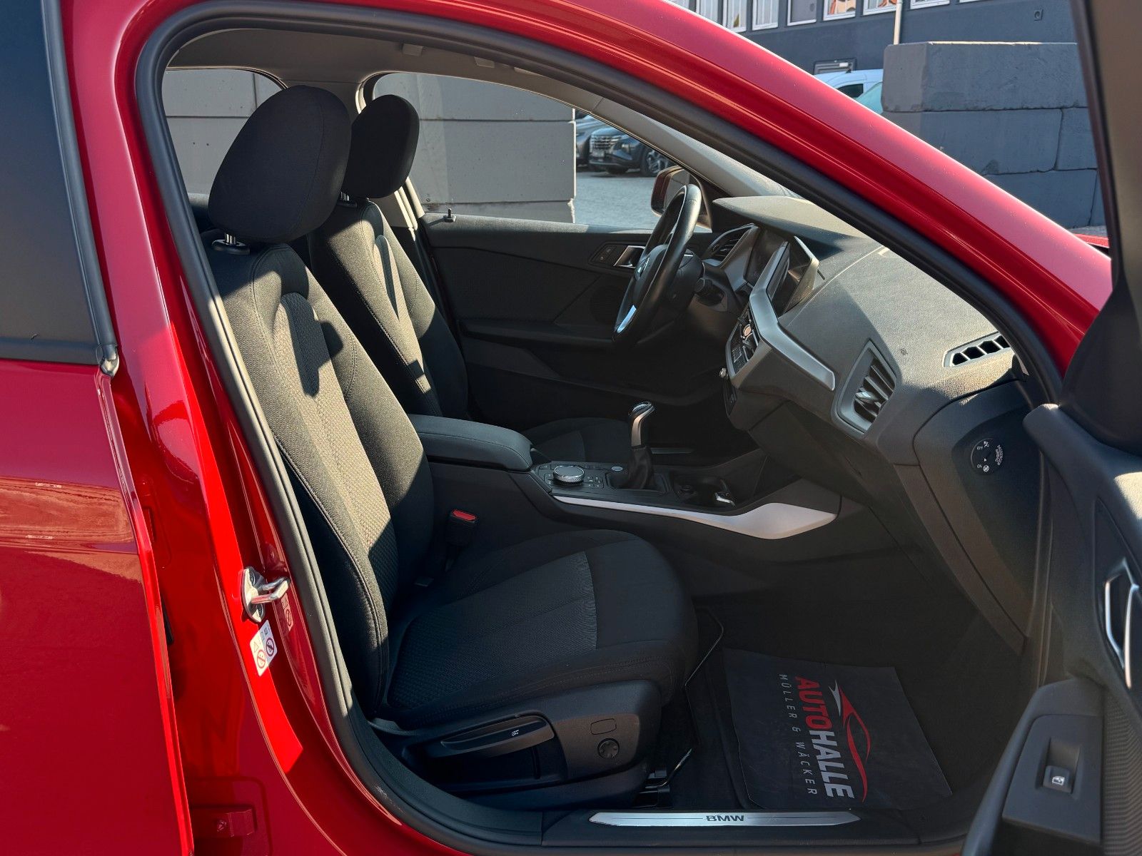 Fahrzeugabbildung BMW 118i Advantage Kamera CarPlay LC Prof. LHZ SHZ