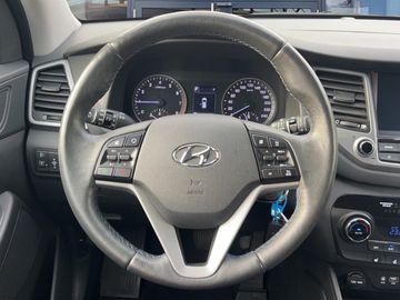Hyundai TUCSON 1.6 Intro Edition 4x4 °SHZ°AAC°PDC°Navi°