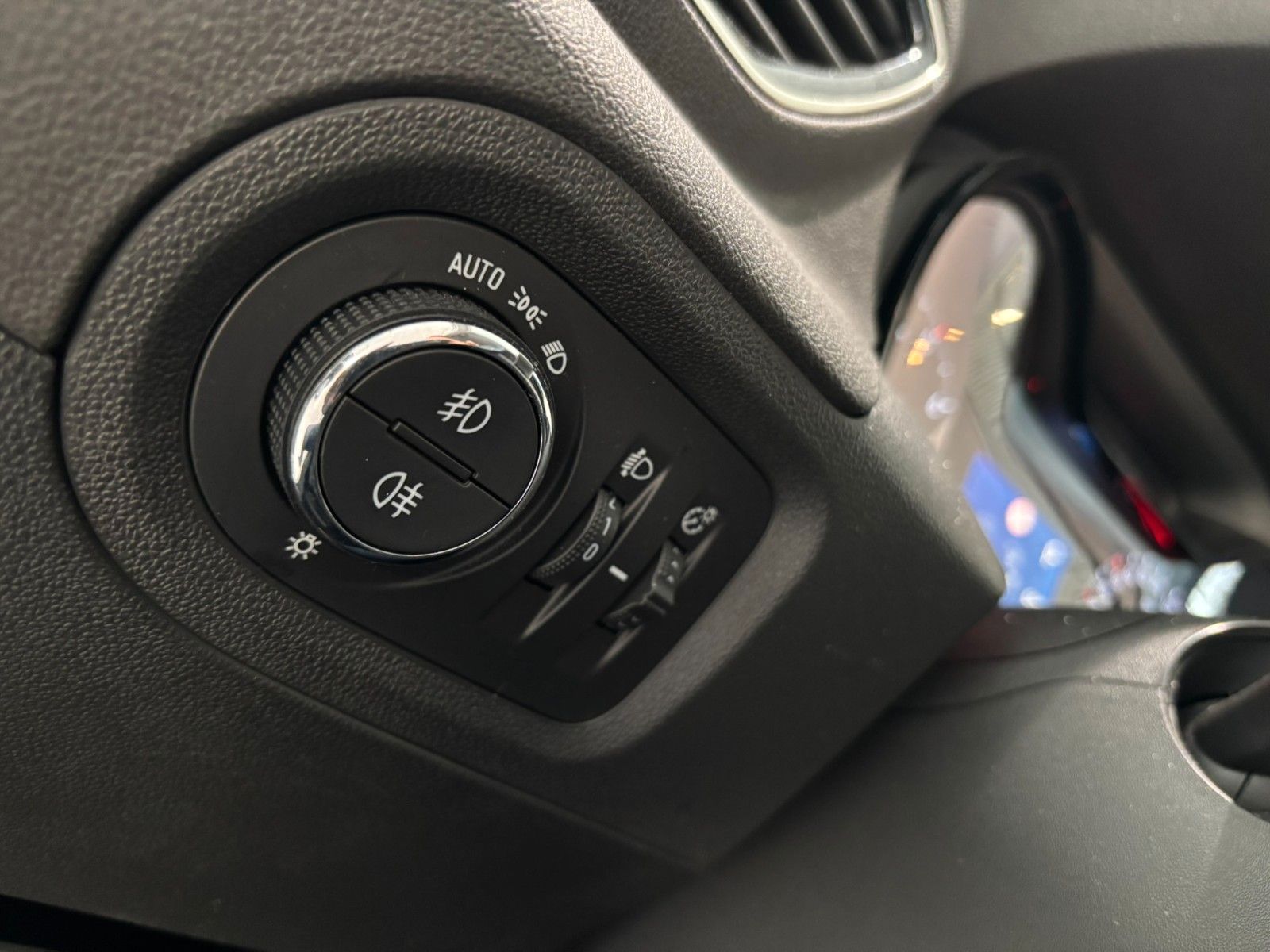 Fahrzeugabbildung Opel Grandland 1.5D AHK/KAMERA/SHZ/LHZ/FSH/ALU/ACC