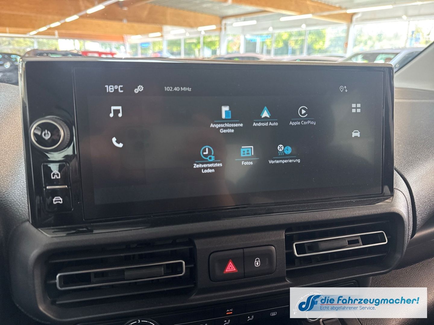 Fahrzeugabbildung Citroën Berlingo Plus Elektro Kombi M LED CarPlay Androi