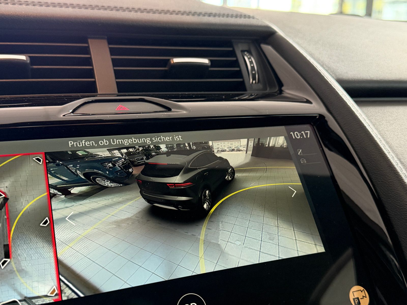 Fahrzeugabbildung Jaguar E-PACE S AWD/BLACK-PACK/360°KAM/LED/3D-KAMERA/