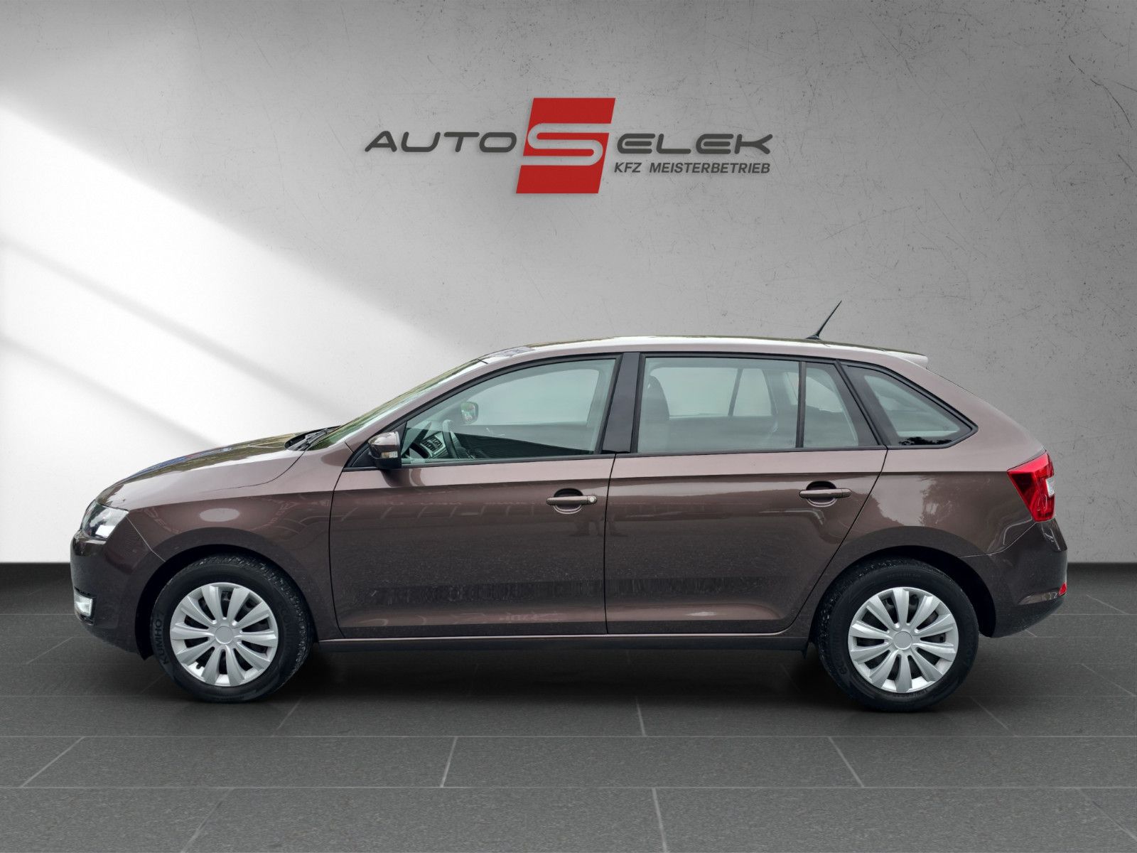 Fahrzeugabbildung SKODA Rapid Spaceback Ambition/KLiMA/PDC/TÜV NEU