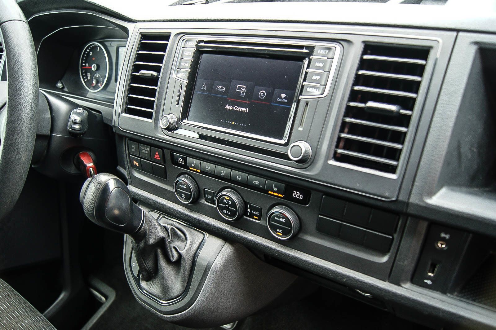 Fahrzeugabbildung Volkswagen T6 Caravelle lang 2.0 TDI DSG 9-Sitze NAVI XENON