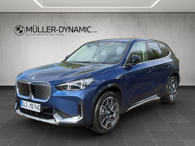 BMW iX1 xDrive30  xLine Sitzheizung, Induktionsladen