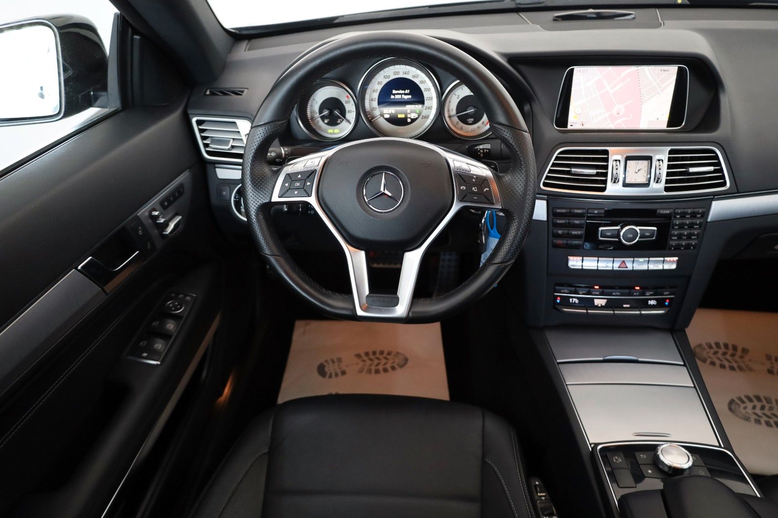 Fahrzeugabbildung Mercedes-Benz E 350d Coupe AMG Line Leder,Navi,LED,Kamera,SH