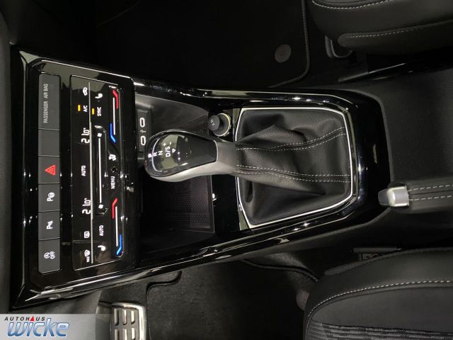 T-Cross 1.0 TSI DSG R-Line NAVI KLIMA REAR VIEW