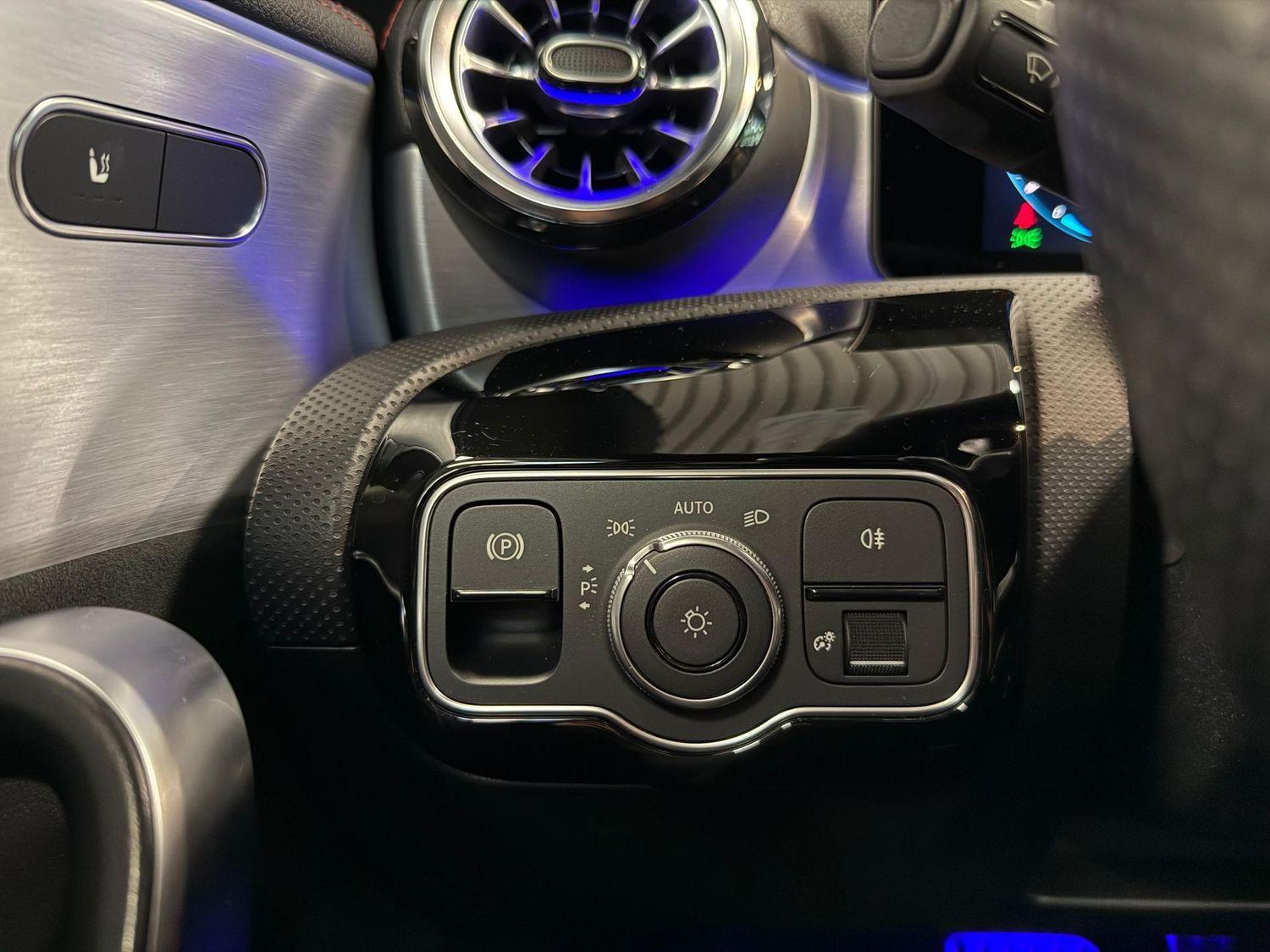 Mercedes-Benz CLA 35 AMG Shooting Brake Automatik Panorama 