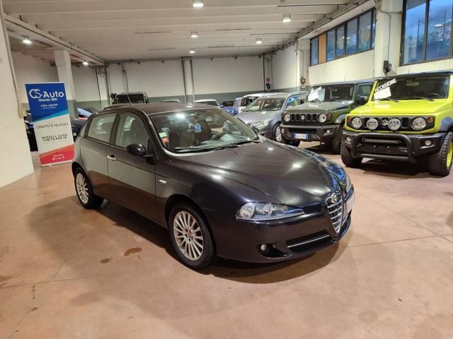 Alfa Romeo ALFA ROMEO 147 1.6 16V TS (105) 5 porte Distinct