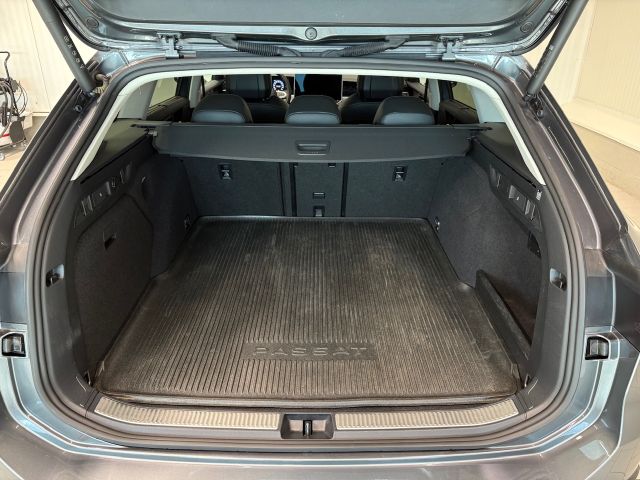 Passat Variant Elegance 2.0 TDI DSG IQ.LIGHT RFK