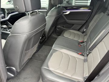 Volkswagen Touareg R-Line 4Motion+AHK+AWS+StHz+HUD+MEM+LED+