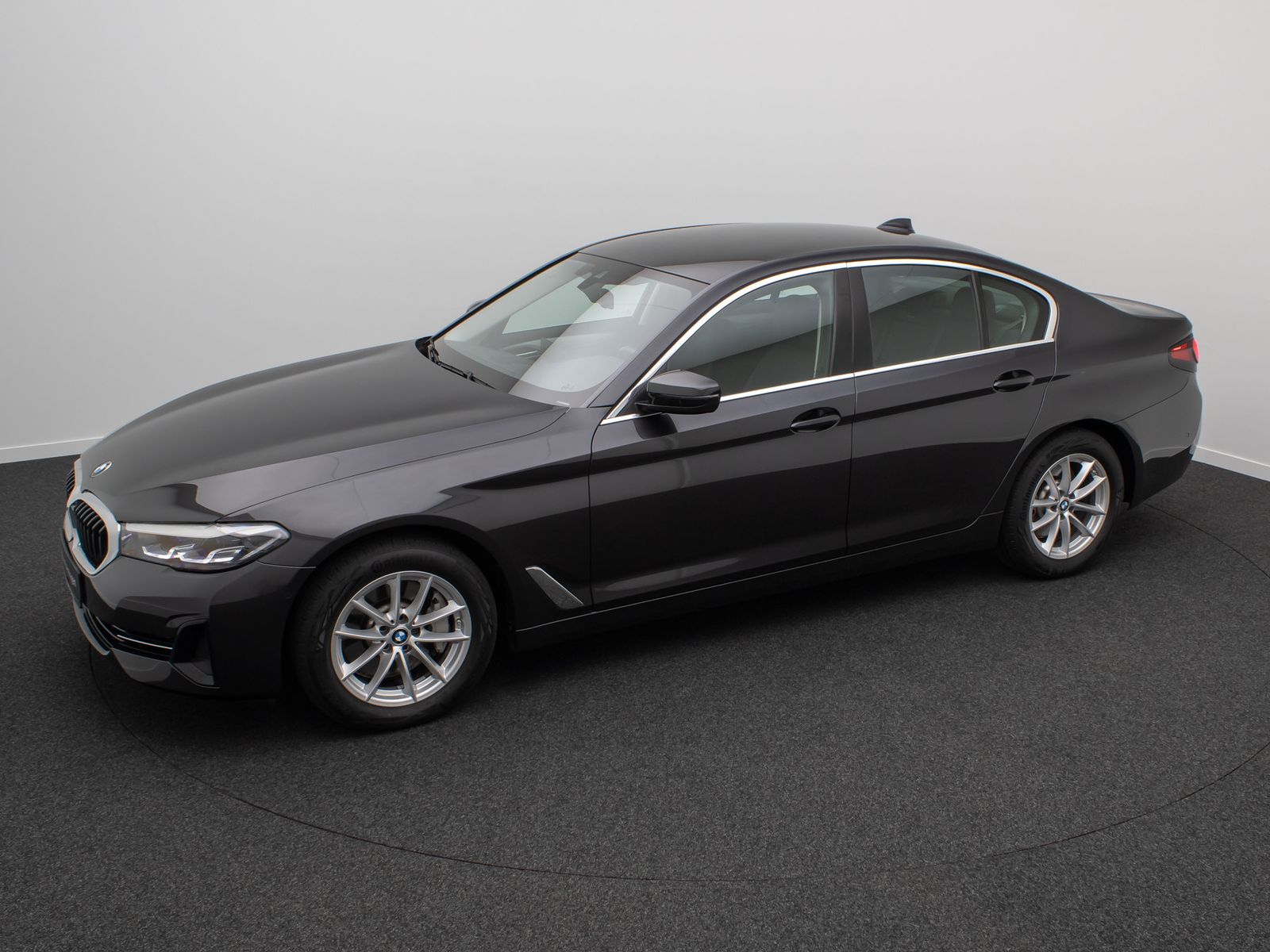 Fahrzeugabbildung BMW 530i DriveAss Alarm DAB Kamera CoickpitPro WLAN