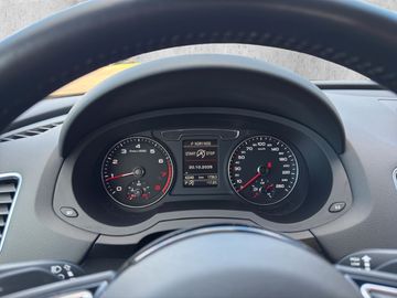 Audi Q3 1.4 TFSI basis Navi+SHZ+2xKlima+LM+PDC+AUT