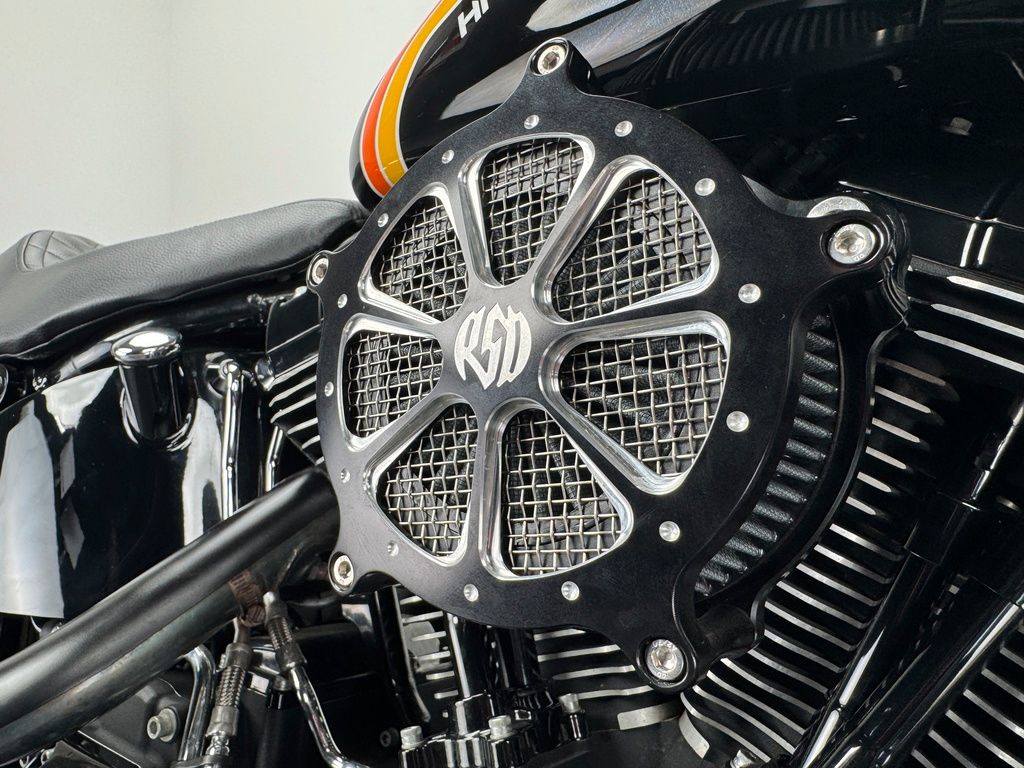 Fahrzeugabbildung Harley-Davidson SOFTAIL HERITAGE *CUSTOM "Milwaukee-Sunshine"