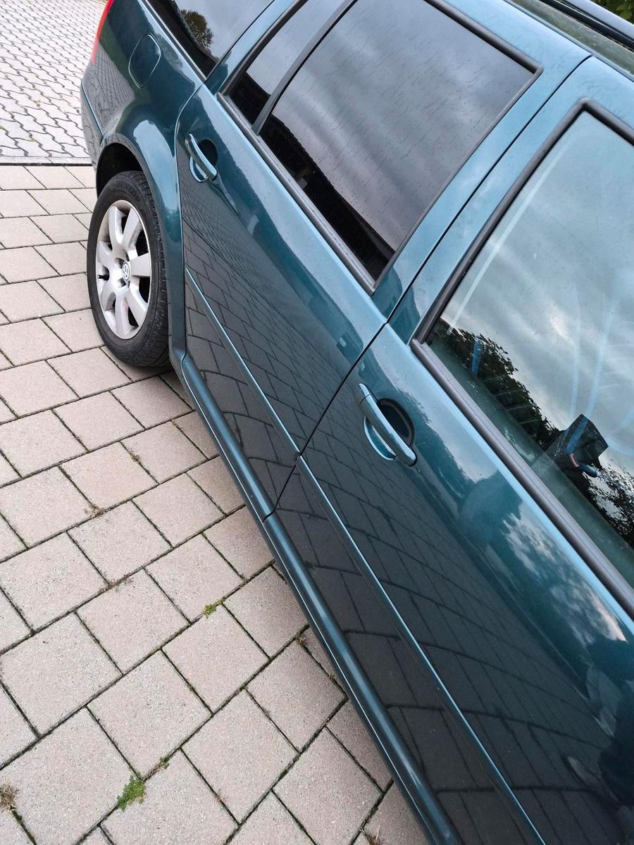 Volkswagen Golf 2004 — interior