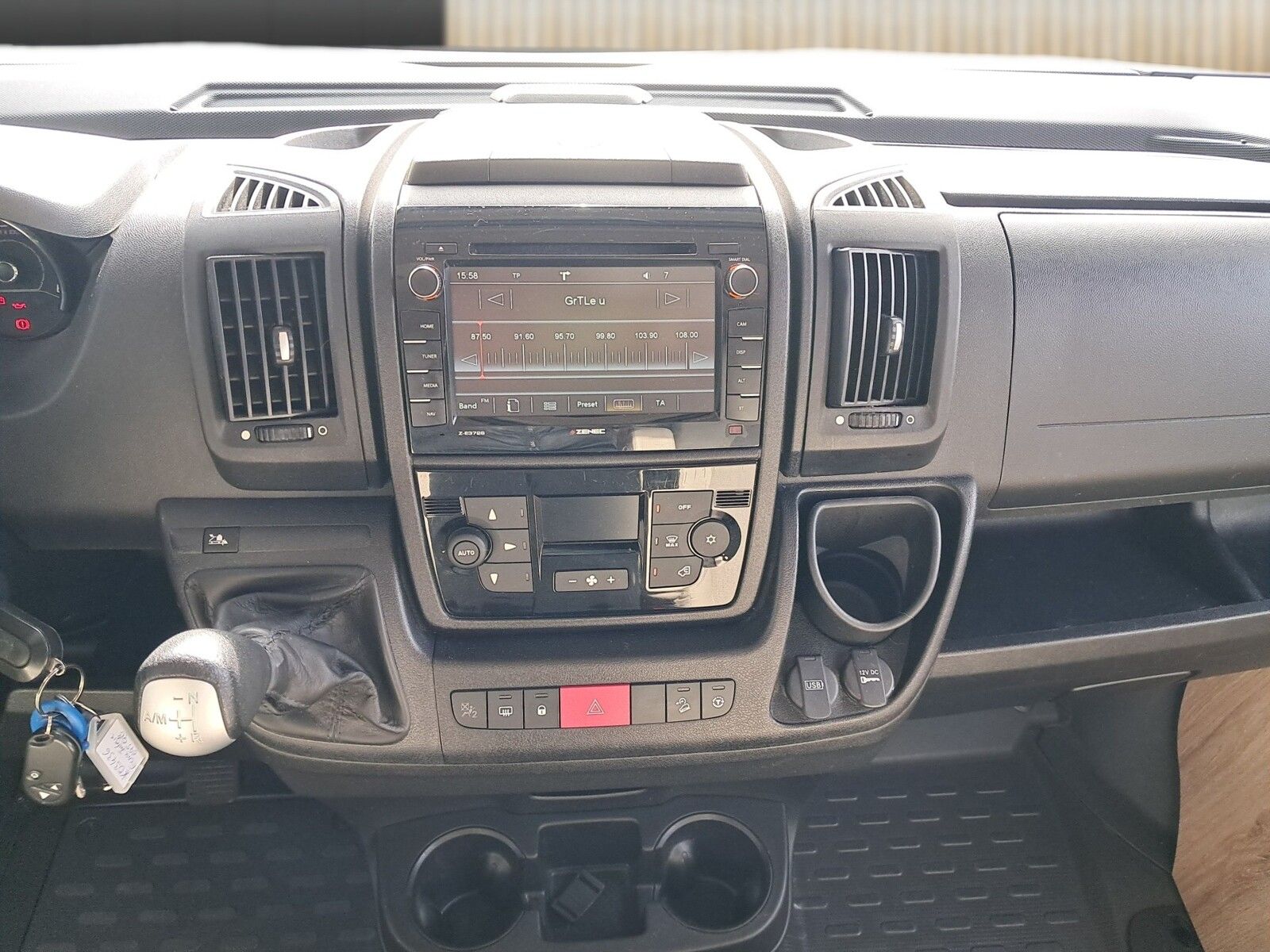 Fahrzeugabbildung Eura Mobil Integra Line 695 QB Markise,Automatik,RK