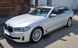 BMW 530d Touring Luxury Line 210 kW / Alle... - BMW 530 Gebrauchtwagen in Freiburg