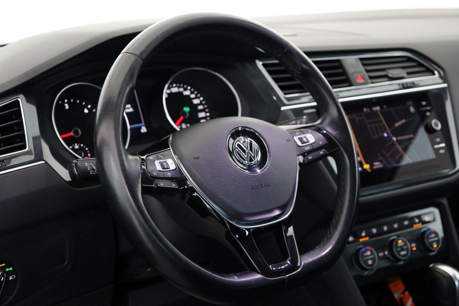 Fahrzeugabbildung Volkswagen Tiguan Allspace Highline 4M Navi,LED,ACC,abn.AHK