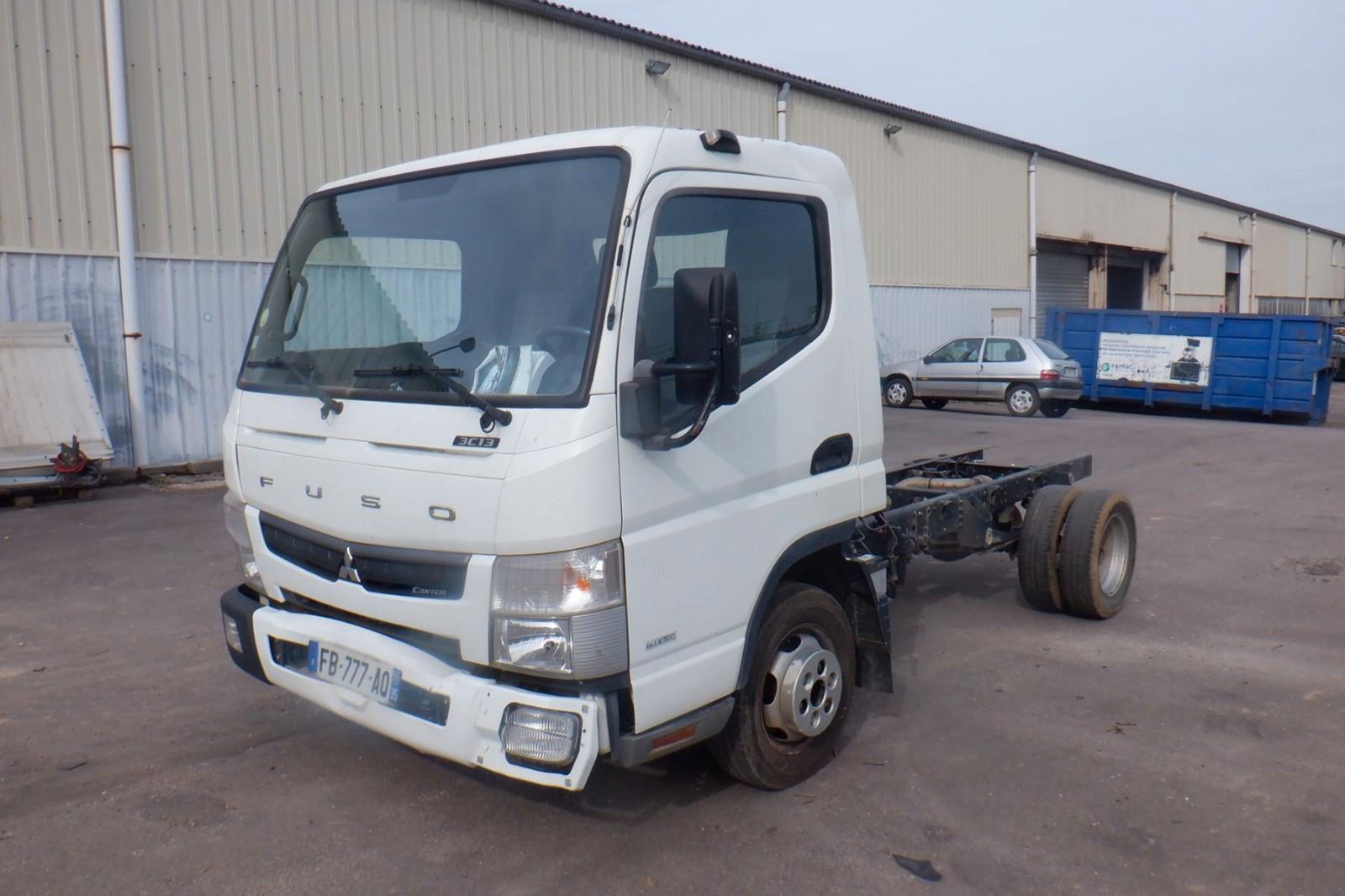 FUSO CANTER 3C13 EMPATTEMENT 28