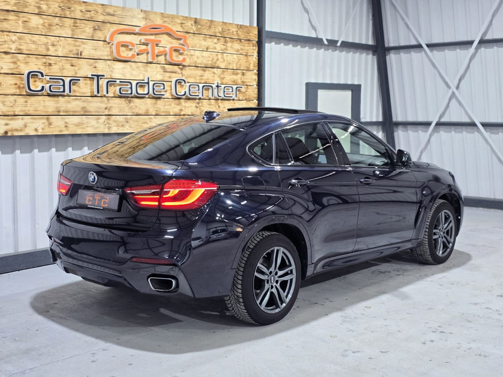 Fahrzeugabbildung BMW X6 xDrive 30d M-Paket/Schiebedach/GARANTIE+TÜV
