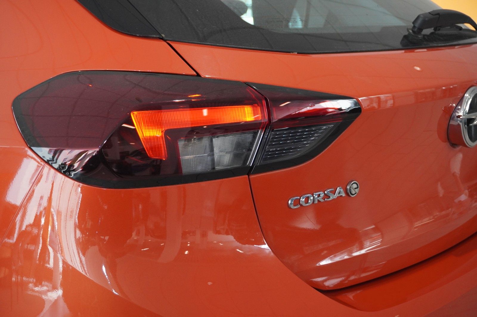Fahrzeugabbildung Opel Corsa-e F EDITION 3-PHASIG NAVI/VIRT./SPORT/DAB+