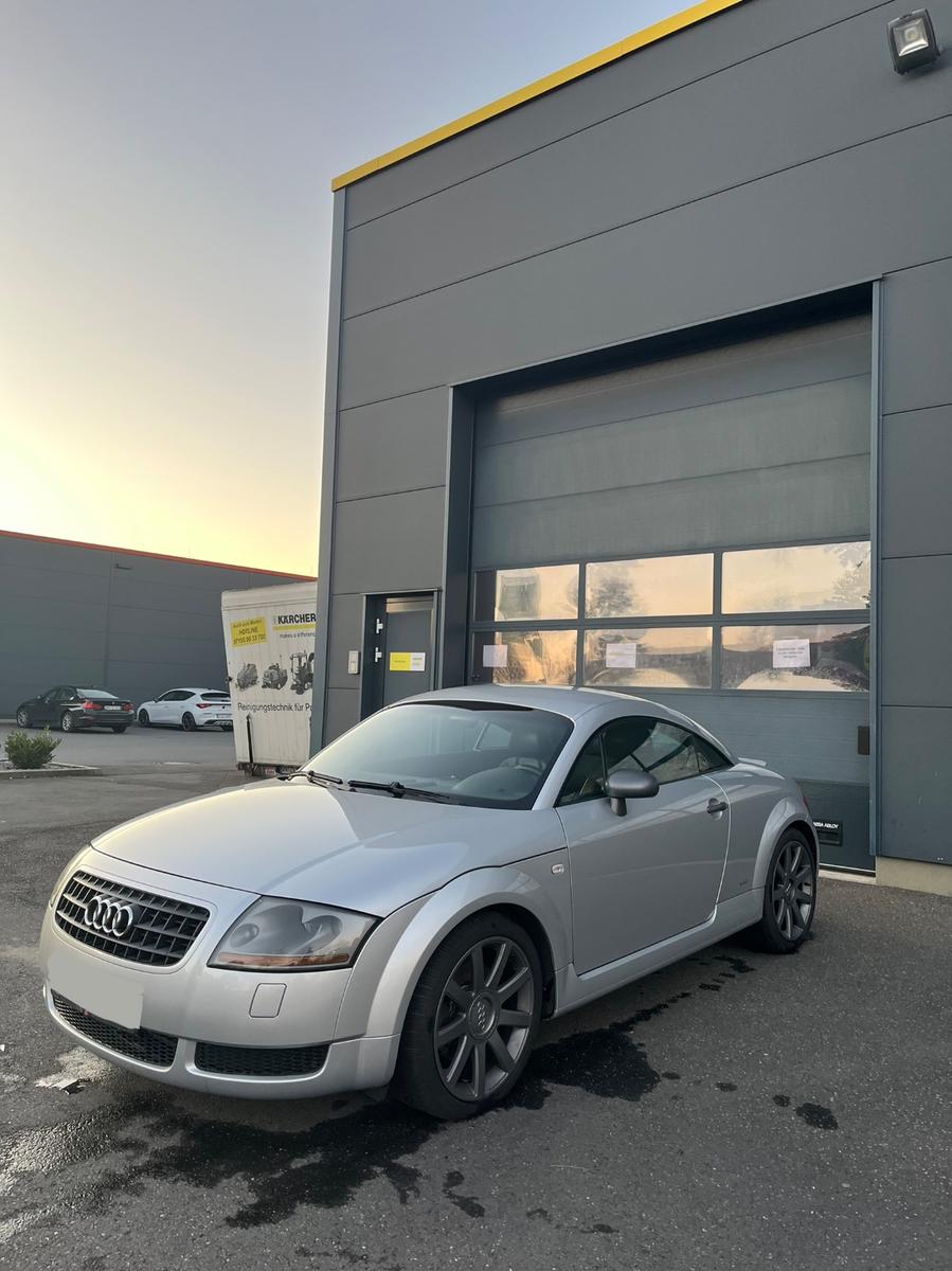 Audi TT Coupe 1.8T S Line Titan Paket