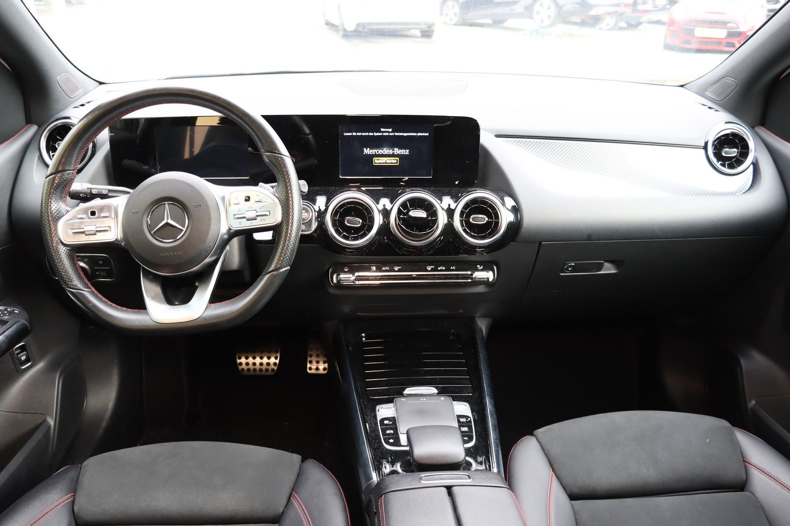 Fahrzeugabbildung Mercedes-Benz B 200 AMG Line * Navigation * Alcantara