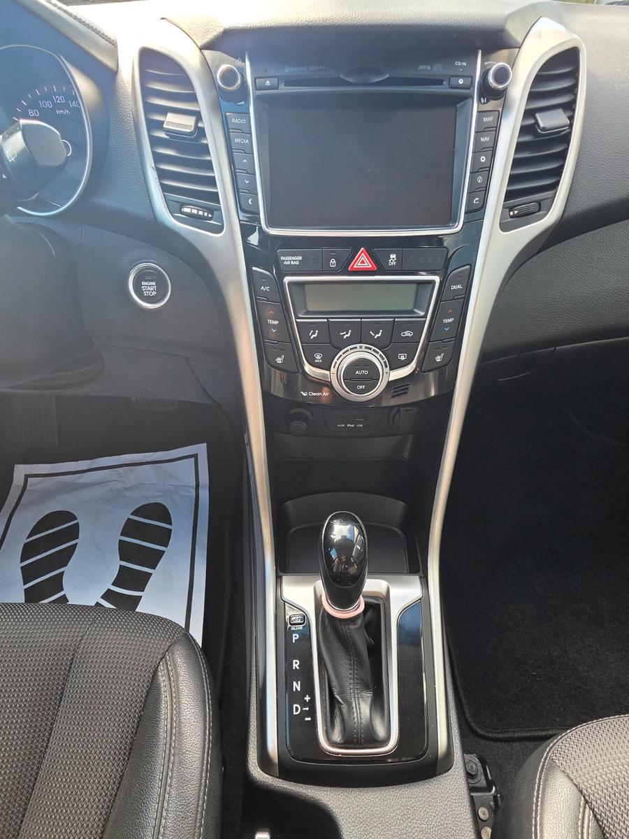 Hyundai i30 2015 — фото 18