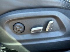 Fahrzeugabbildung Audi RSQ3 2.5 TFSI S tronic quattro Pano - Bose - LED