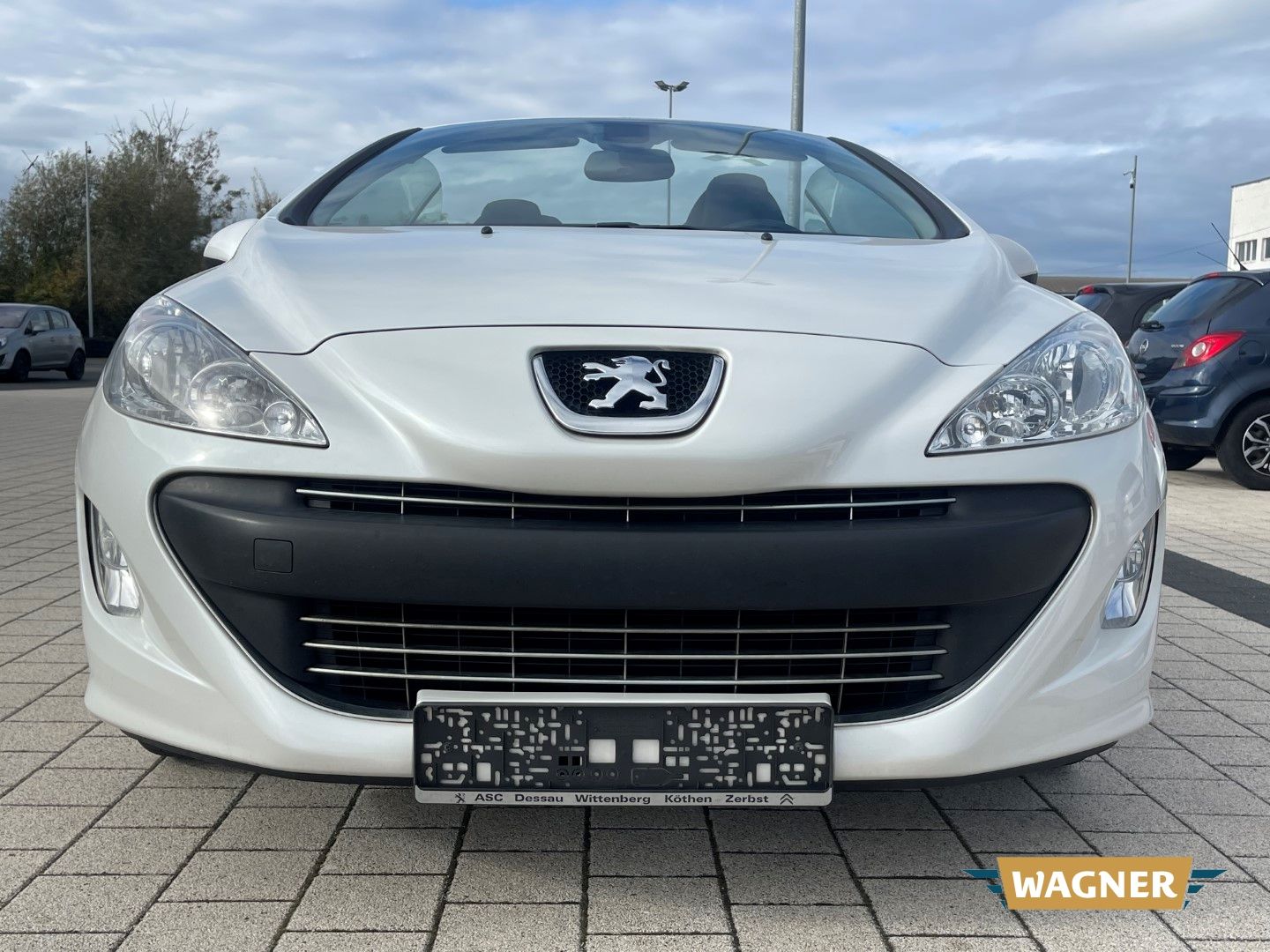 Fahrzeugabbildung Peugeot 308 CC Cabrio-Coupe Premium Klimaautomatik
