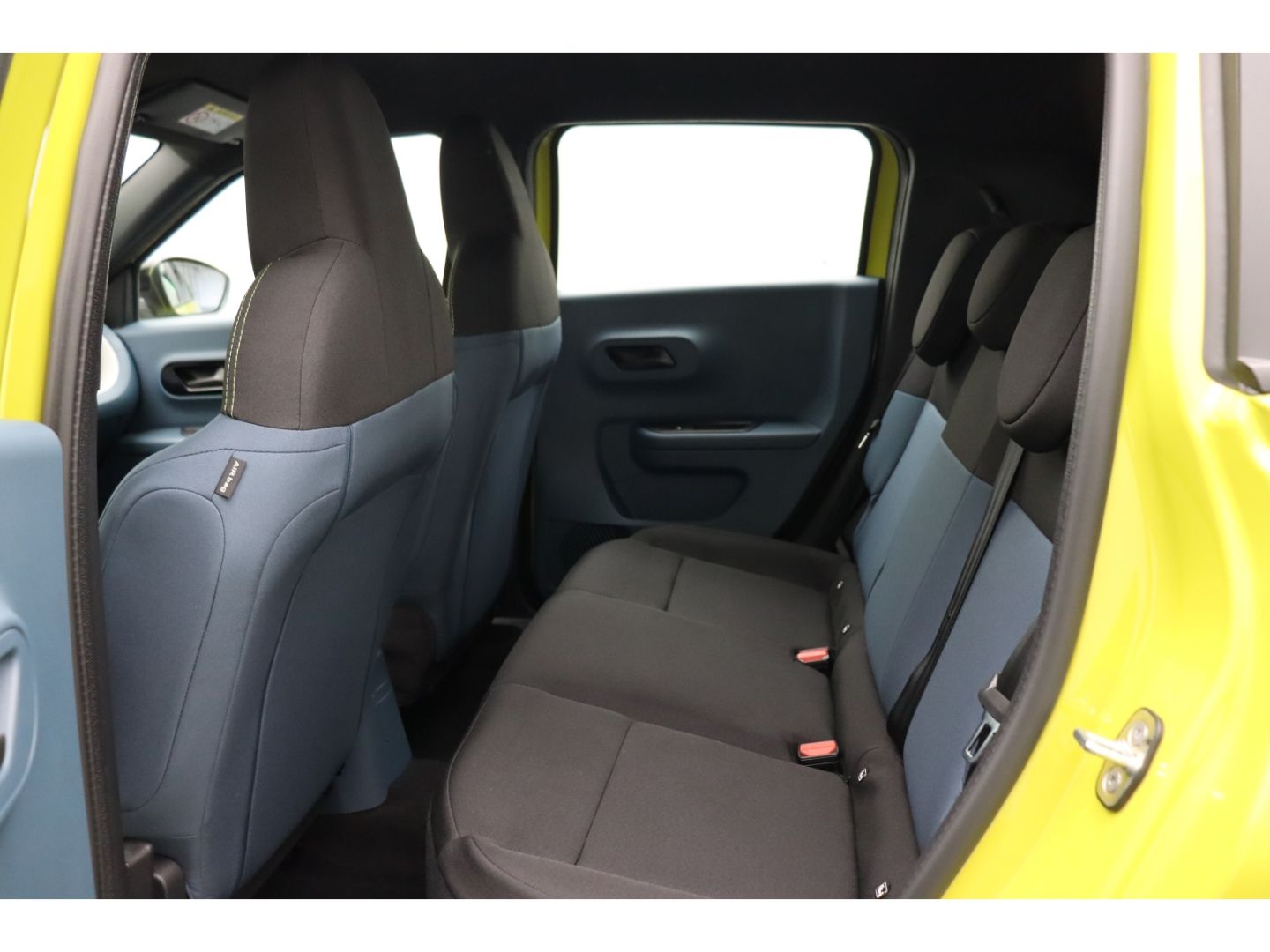 Fahrzeugabbildung Fiat Grande Panda 1.2 Hybrid 74 kW Icon Digitales Coc