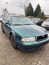 Skoda Octavia - Skoda Octavia aus 1999