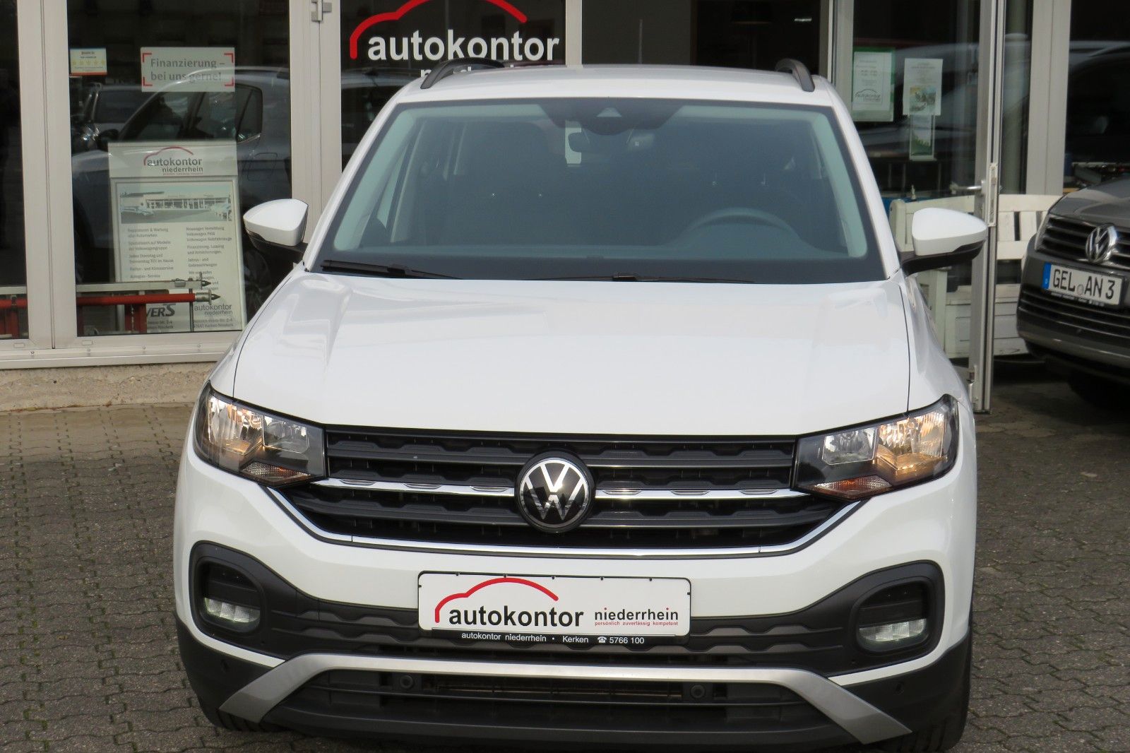 Fahrzeugabbildung Volkswagen T-Cross Life DSG PDC TELVOR SITZH. 1H.