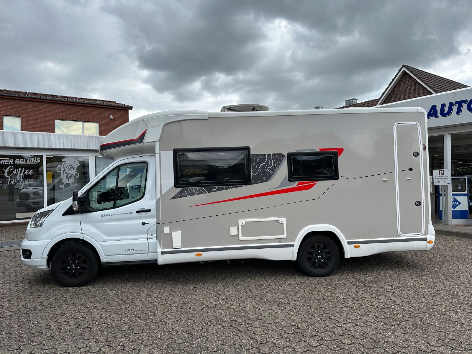 Fahrzeugabbildung Challenger 260 Graphite Ultimate 170 Automatic AHK/Sat/TV