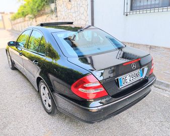 Mercedes E 220 - 2