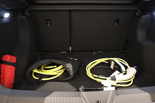 ID.4 Pure 125kW Wärmepumpe IQ-LIGHT ACC Anschlus