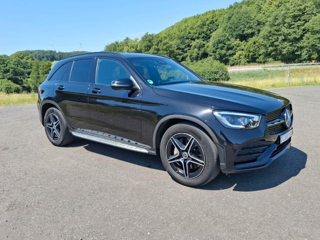 MERCEDES-BENZ GLC 300 d 4MATIC AMG Paket