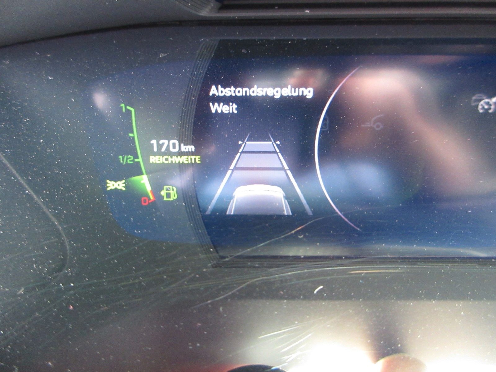 Fahrzeugabbildung Peugeot 208 1.2T GT  LED/NAVI/SHZ/PANO/HEAD/CAM/PDC/17"