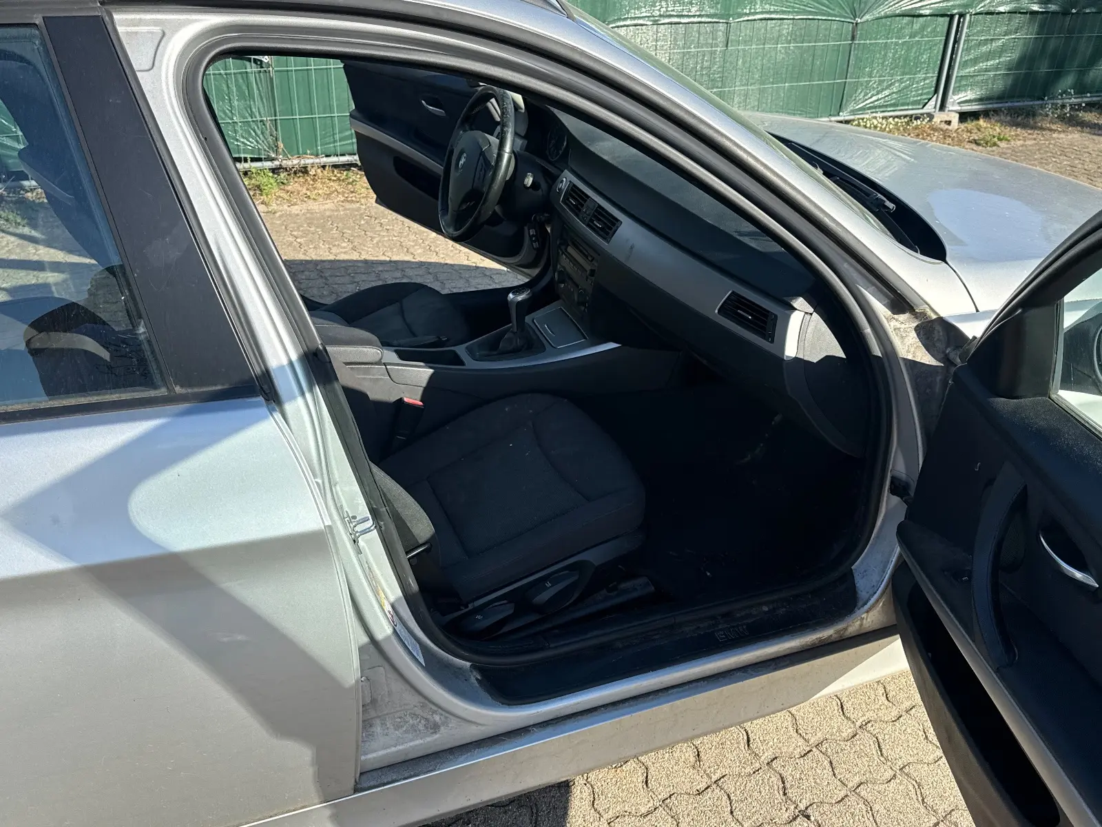 BMW 318 2006 — photo 10