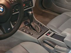 Fahrzeugabbildung BMW 330xi Lim. ( XENON/ SHZ/ KLIMAAUT/ LEDER/ GSHD/