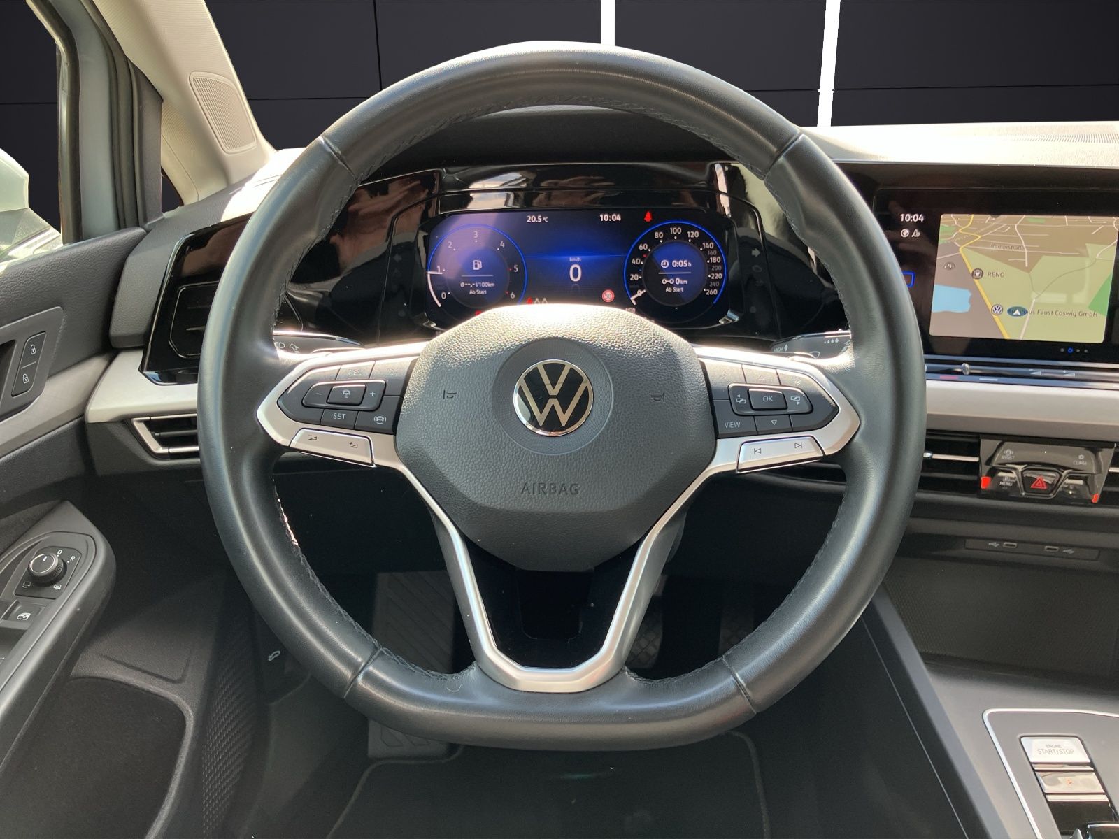 Fahrzeugabbildung Volkswagen Golf VIII Variant TDI Life DSG LED Navi ACC AHK