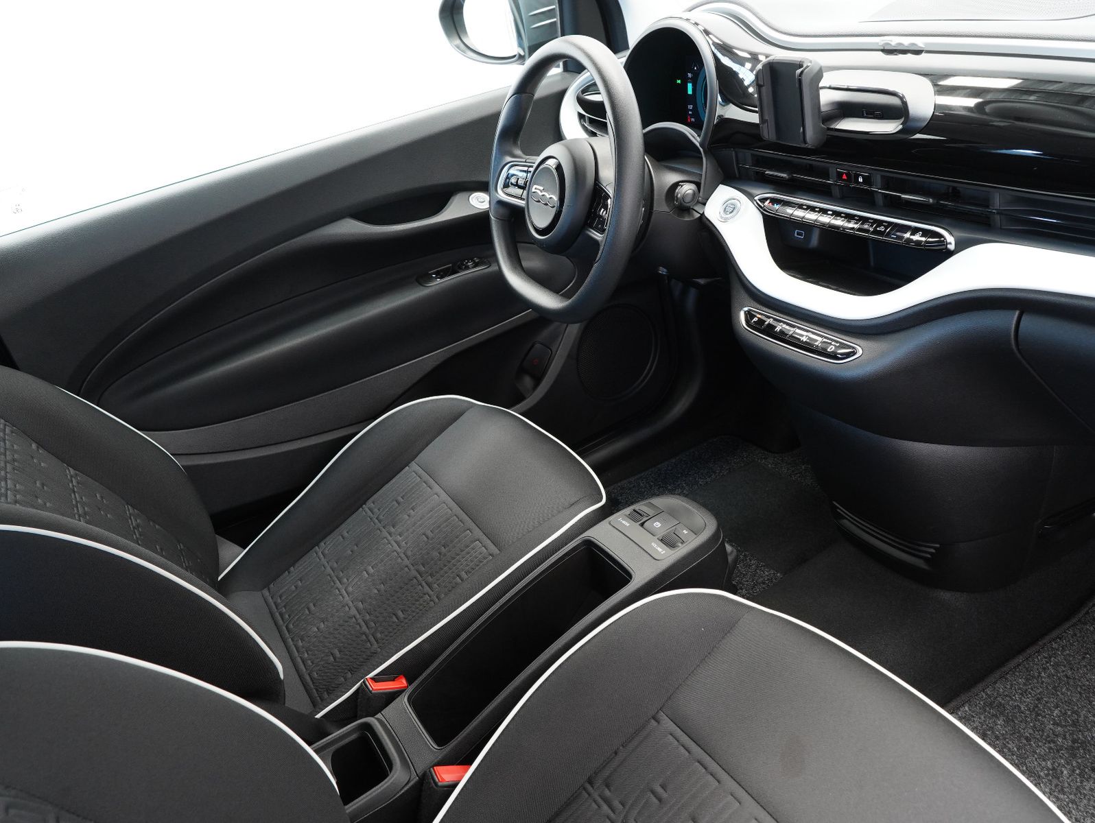 Fahrzeugabbildung Fiat 500e Action TEMPOMAT/DC-LADEN/SOH