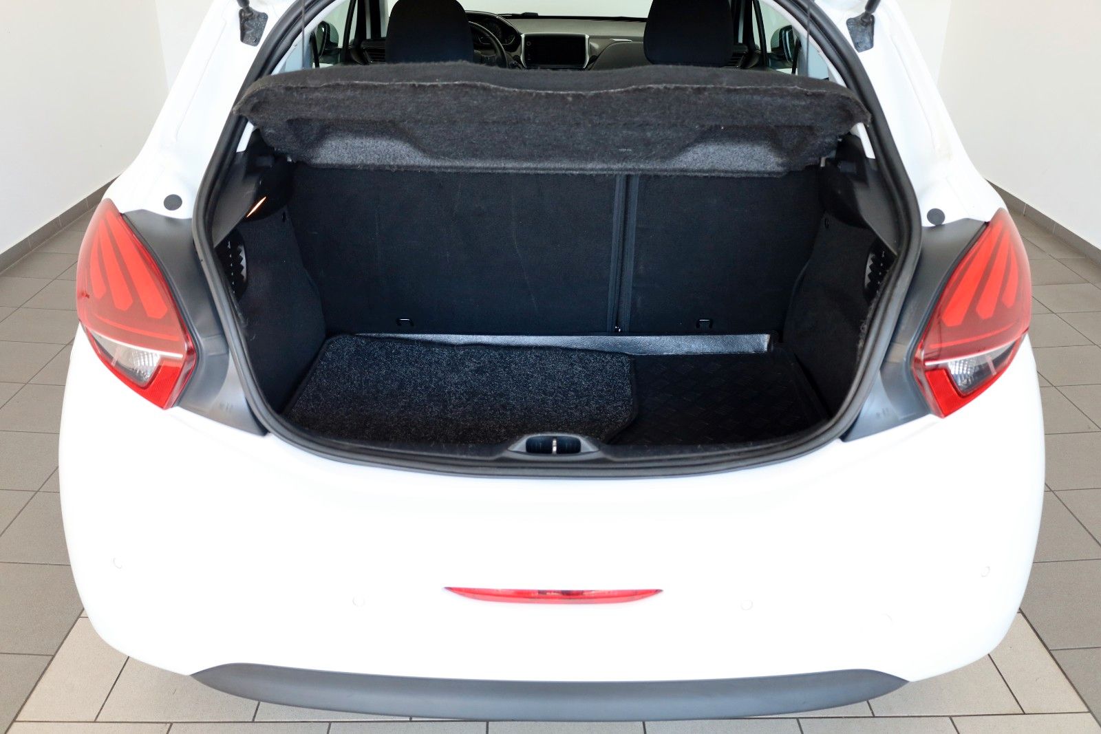 Fahrzeugabbildung Peugeot 208 Active Klima,SH,PDC,SR+WR